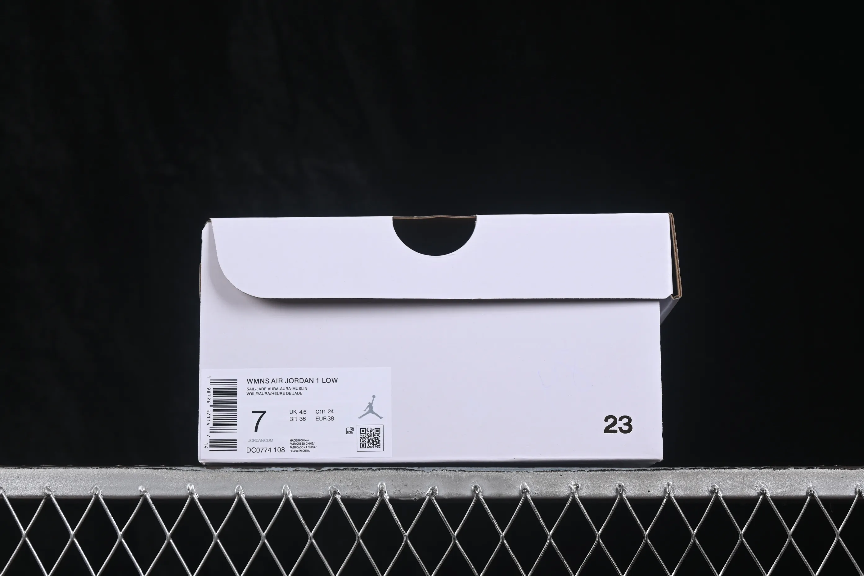 All categories Air Jordan Jordan series basketball shoes Air Jordan 1 Low G version pure original Air Jordan 1 Low AJ1 Joe 1 light blue color matching low-top cultural casual sneakers DC0774-108